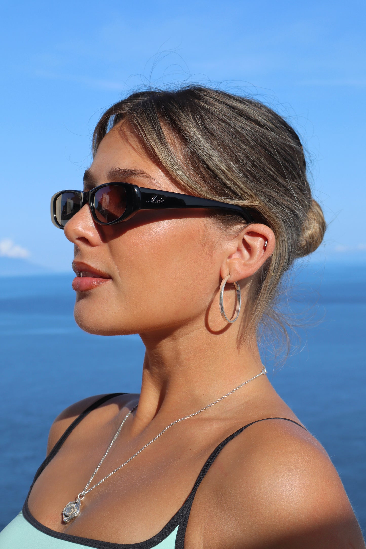 Aurora - Solid Black